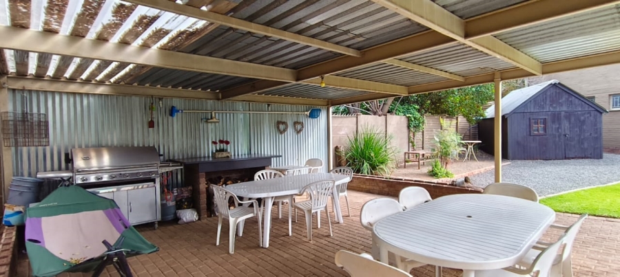 5 Bedroom Property for Sale in Pellissier Free State